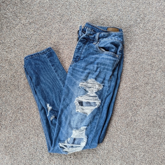 AE Distressed Tomgirl Jeans - Picture 8 of 8